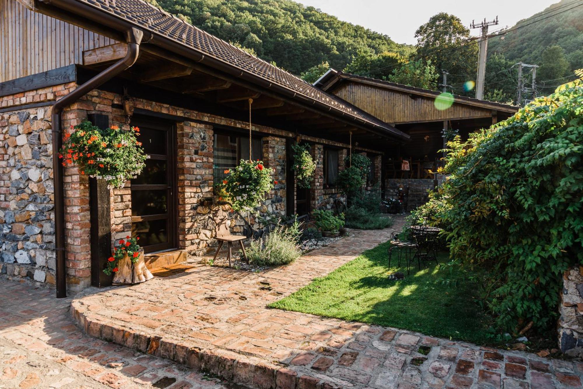 Casa Soseco Hotel Orşova Eksteriør billede